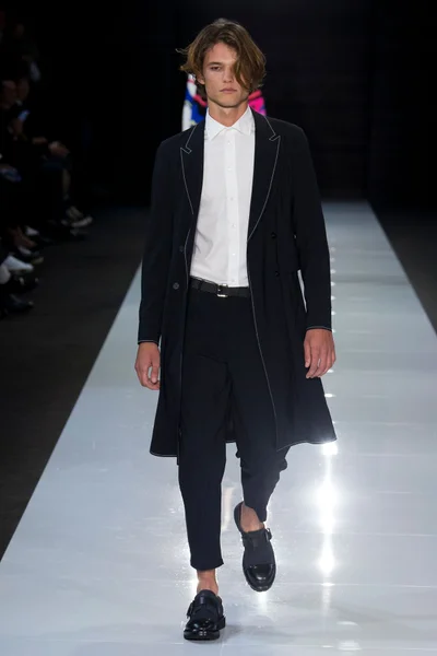 Look 13
